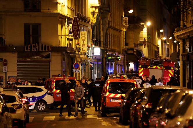 Sur les lieux de l'attentat du quartier de l'Opéra, à Paris, le 12 mai 2018.