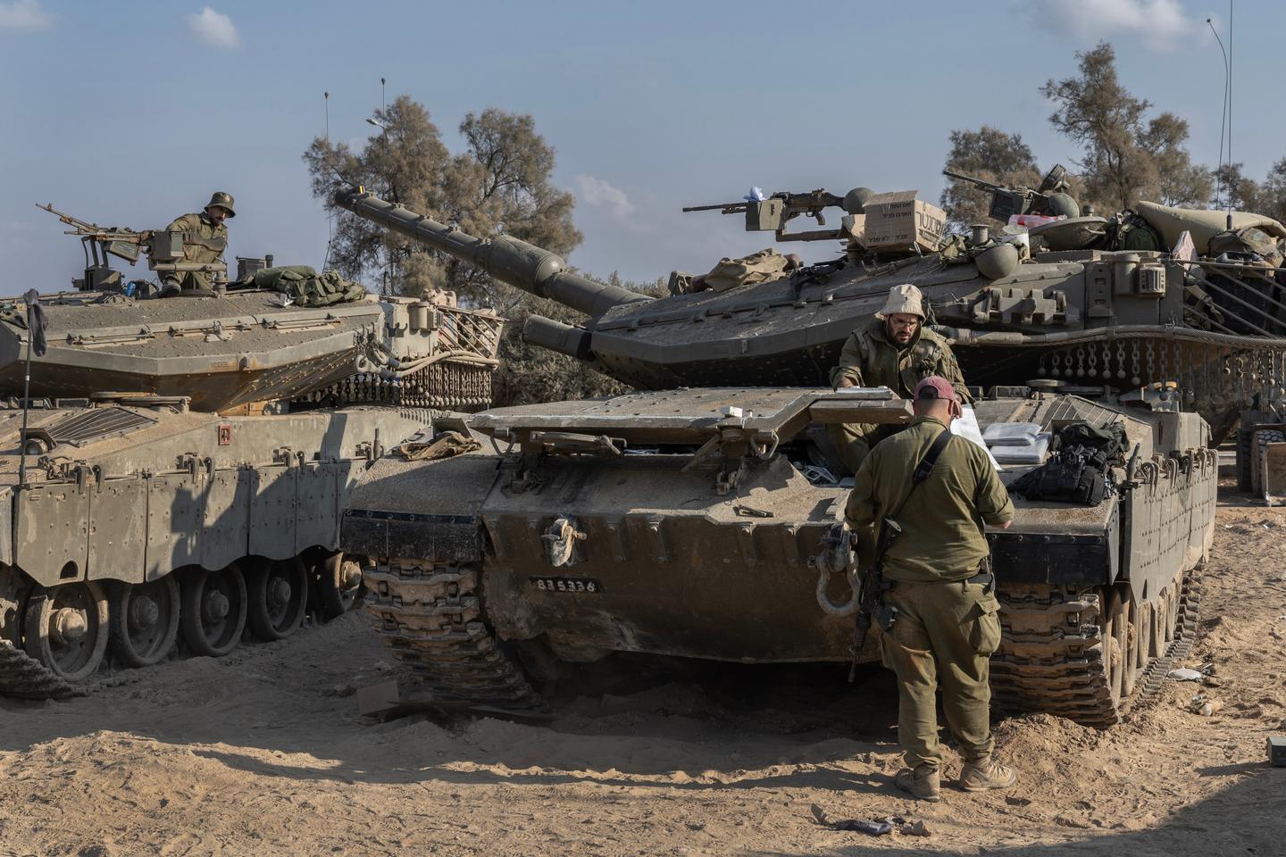 L’armée israélienne suspendue à l’ordre d’envahir la bande de Gaza