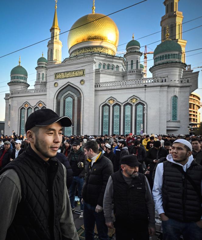 Prayer on the first day of Eid al-Fitr, marking the end of Ramadan, in front of Moscow's Central Mosque, April 21, 2023.