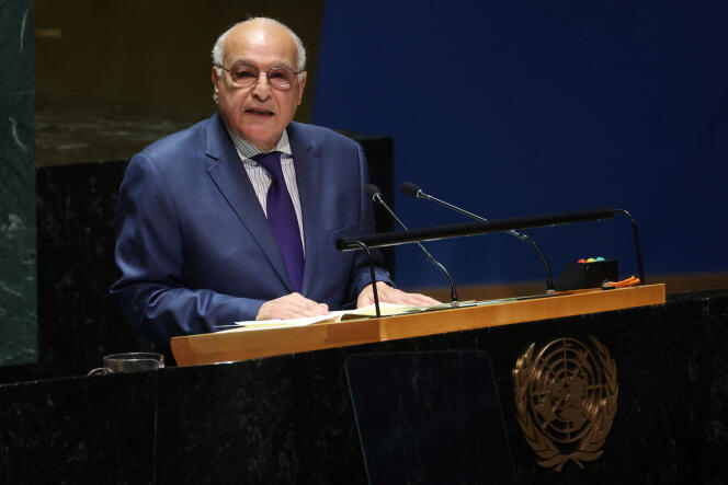 Le ministre algérien des affaires étrangères, Ahmed Attaf, au siège de l’ONU, à New York, le 26 octobre 2023. 
