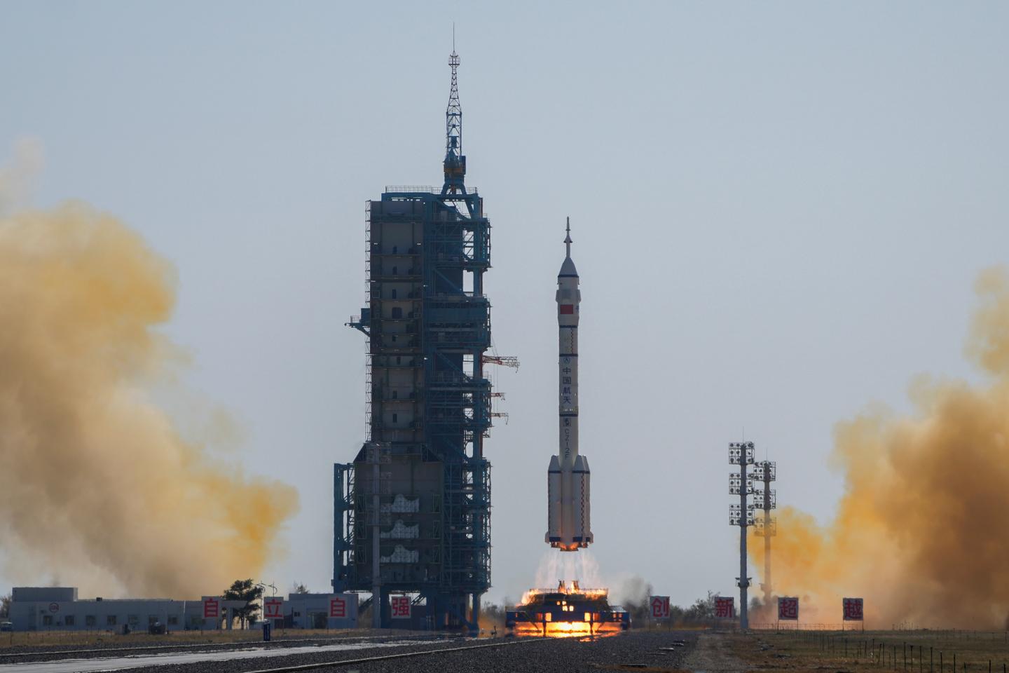 China launches new mission to space station