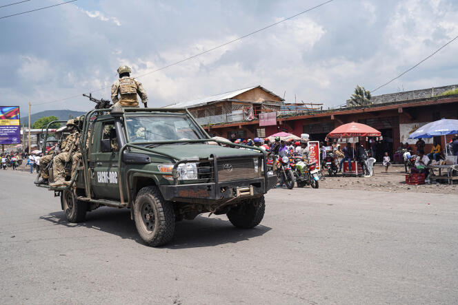 Des soldats de la Communauté d’Afrique de l’Est (EAC) patrouillent à Goma, dans l’est de la RDC, le 2 décembre 2022.