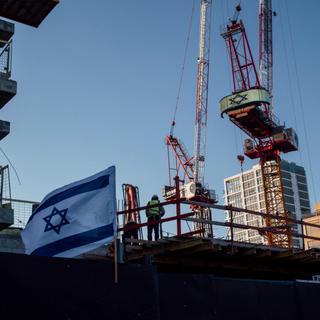 Building under construction in Tel Aviv. Due to the shortage of manpower following the attacks on October 7, many construction sites are at a standstill or operating at a slower pace. October 25, 2023.