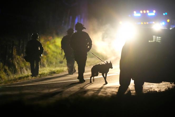 Les forces de l’ordre à la recherche du suspect, à Bowdoin, dans le Maine, le 26 octobre 2023.