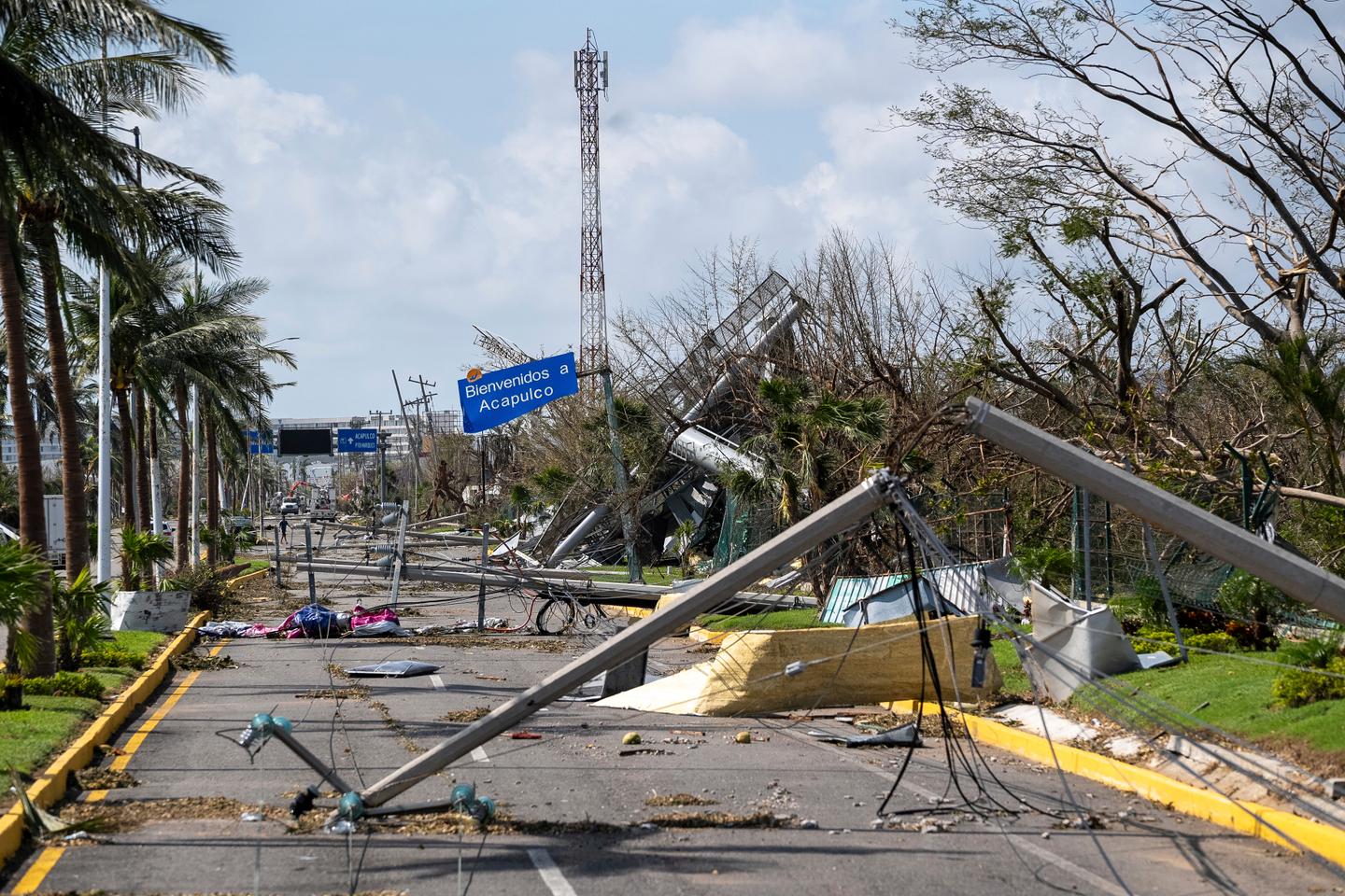 Mexican security authorities raise Hurricane Otis death toll to 39