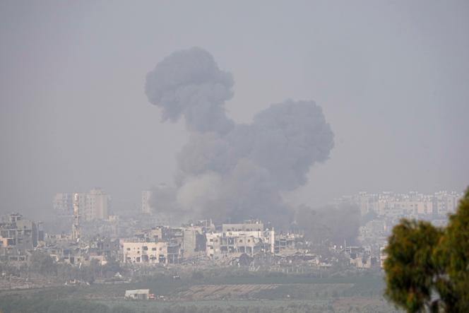 Smoke rises following an Israeli airstrike in the Gaza Strip, as seen from southern Israel, October 28, 2023. 