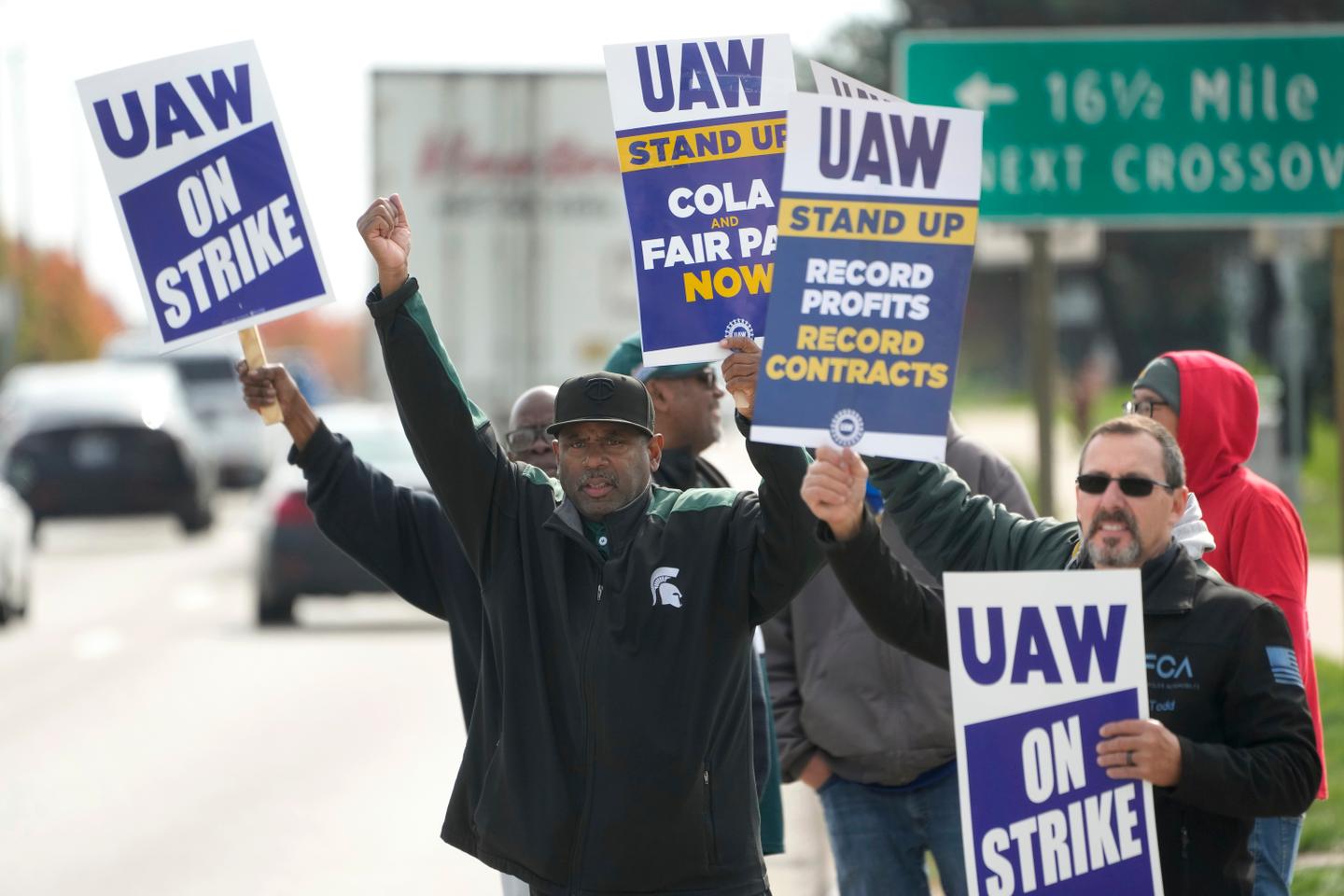 Striking US auto union reaches tentative deal with Stellantis