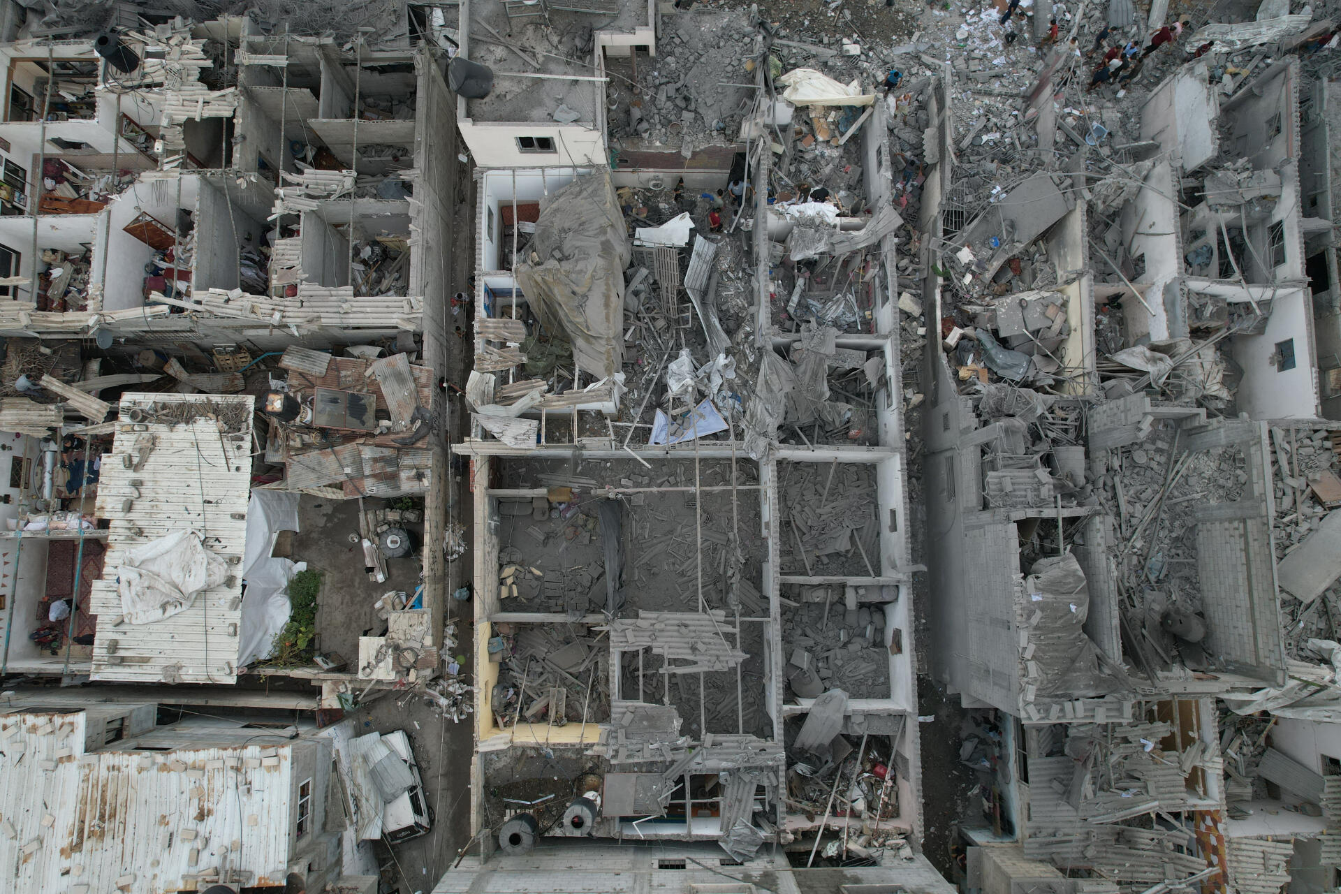 Des maisons détruites par des frappes israéliennes dans le centre de la bande de Gaza, le 29 octobre 2023.