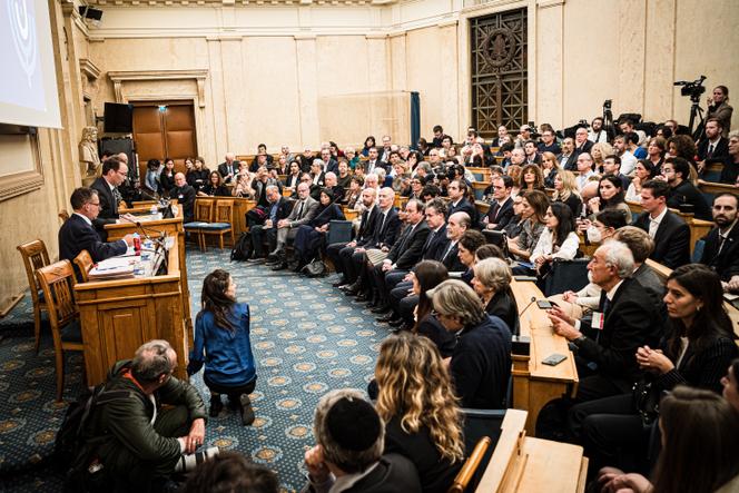 Sylvain Maillard, président du groupe Renaissance à l’Assemblée nationale, prend la parole lors d’une soirée de « mobilisation contre le terrorisme, pour la libération des otages du Hamas et pour la paix », organisée par Radio J, à Paris, le 24 octobre.