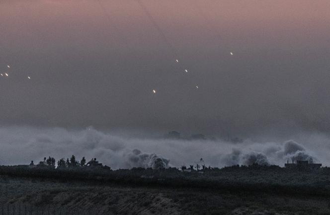 Bombardeos e incursiones del ejército israelí en el norte de la Franja de Gaza, 29 de octubre de 2023. Fotografía tomada desde Sderot, Israel.