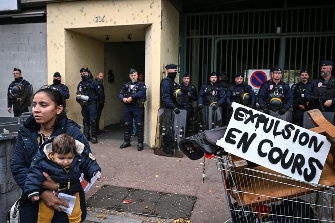 Lors de l’expulsion de squatters, à Lyon, le 30 octobre 2023.