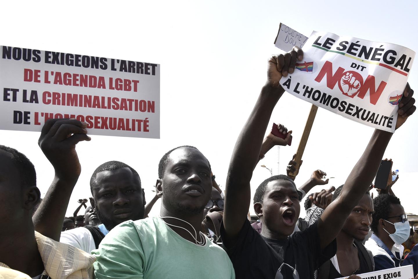 Au Sénégal, ouverture d’une enquête après l’exhumation d’un cadavre, traîné puis brûlé