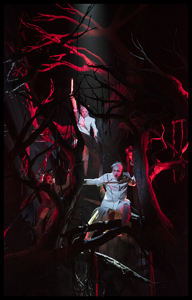 Photo extraite de l’opéra « Macbeth Underworld », de Pascal Dusapin, mis en scène par Thomas Jolly.