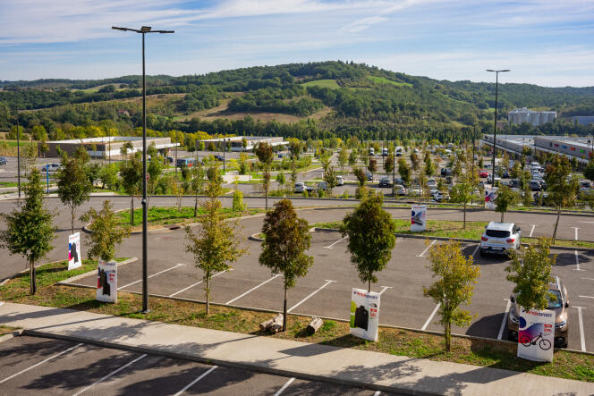 La zone commerciale Le Grand Chêne, à Auch, le 27 septembre 2023.