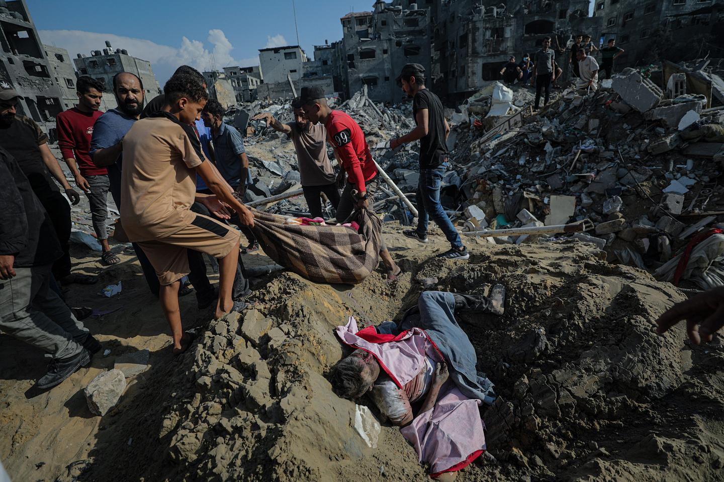 Striking Hamas amid civilians: The Israeli army's impossible strategy in Gaza