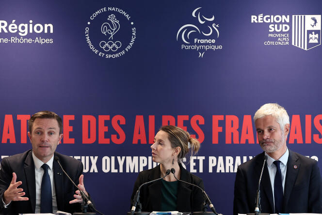 David Lapartien, president van CNOSF, Marie-Amelie Le Four, president van CPSF, en Laurent Fouquier, president van de regio Auvergne-Rhône-Alpes, tijdens de aankondiging van de officiële kandidatuur van Frankrijk voor de Winterspelen van 2030 in het Maison du Sport Frances , Parijs, dinsdag 7 november.