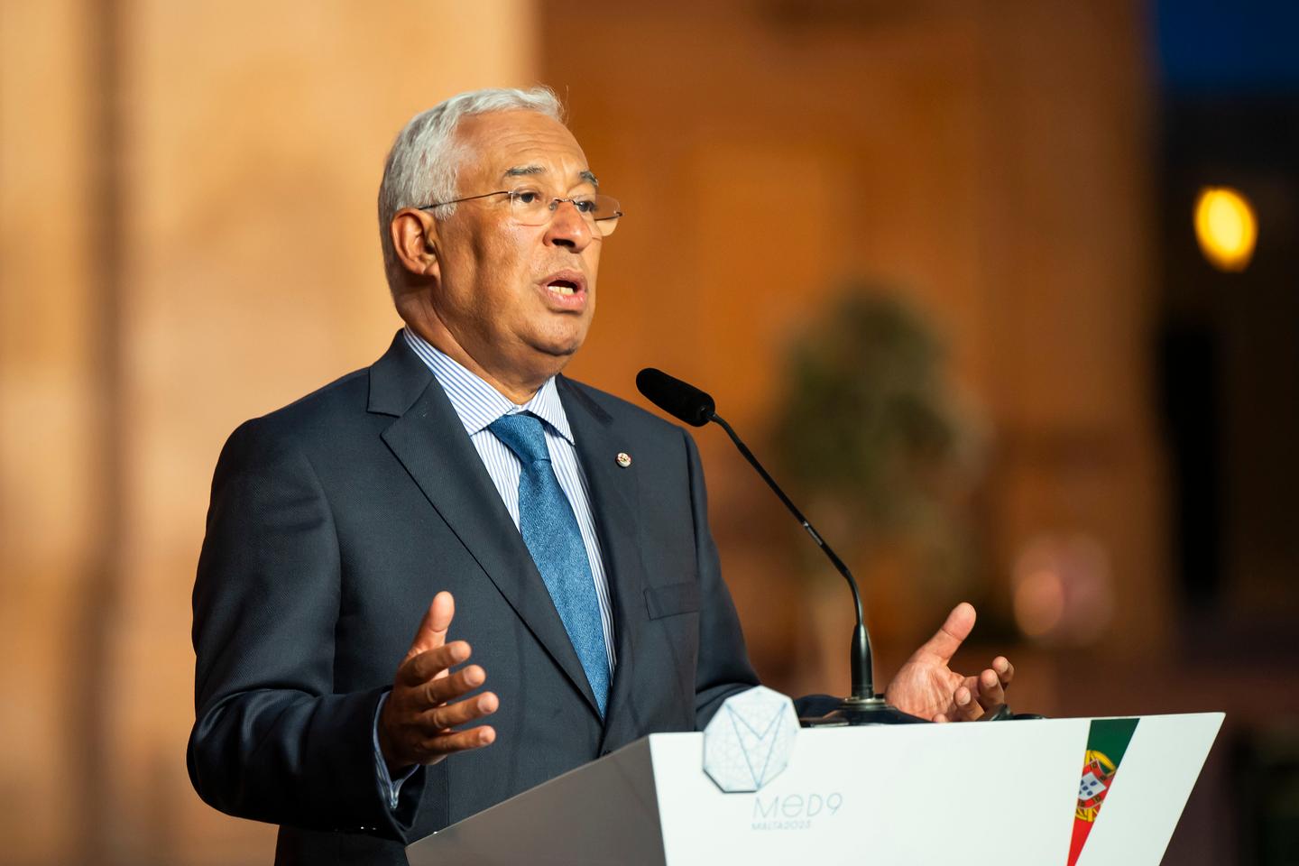 Portuguese PM resigns after being named in corruption probe