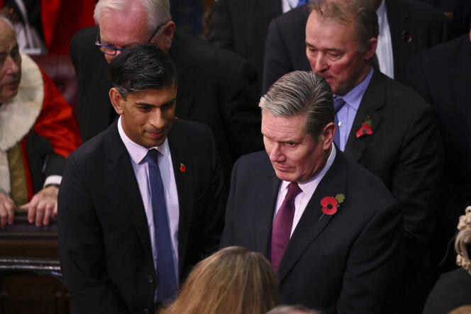 Le premier ministre britannique, Rishi Sunak (à gauche), et le chef du Labour, Keir Starmer, pour le « discours du roi » au Parlement, le 7 novembre 2023, à Londres.