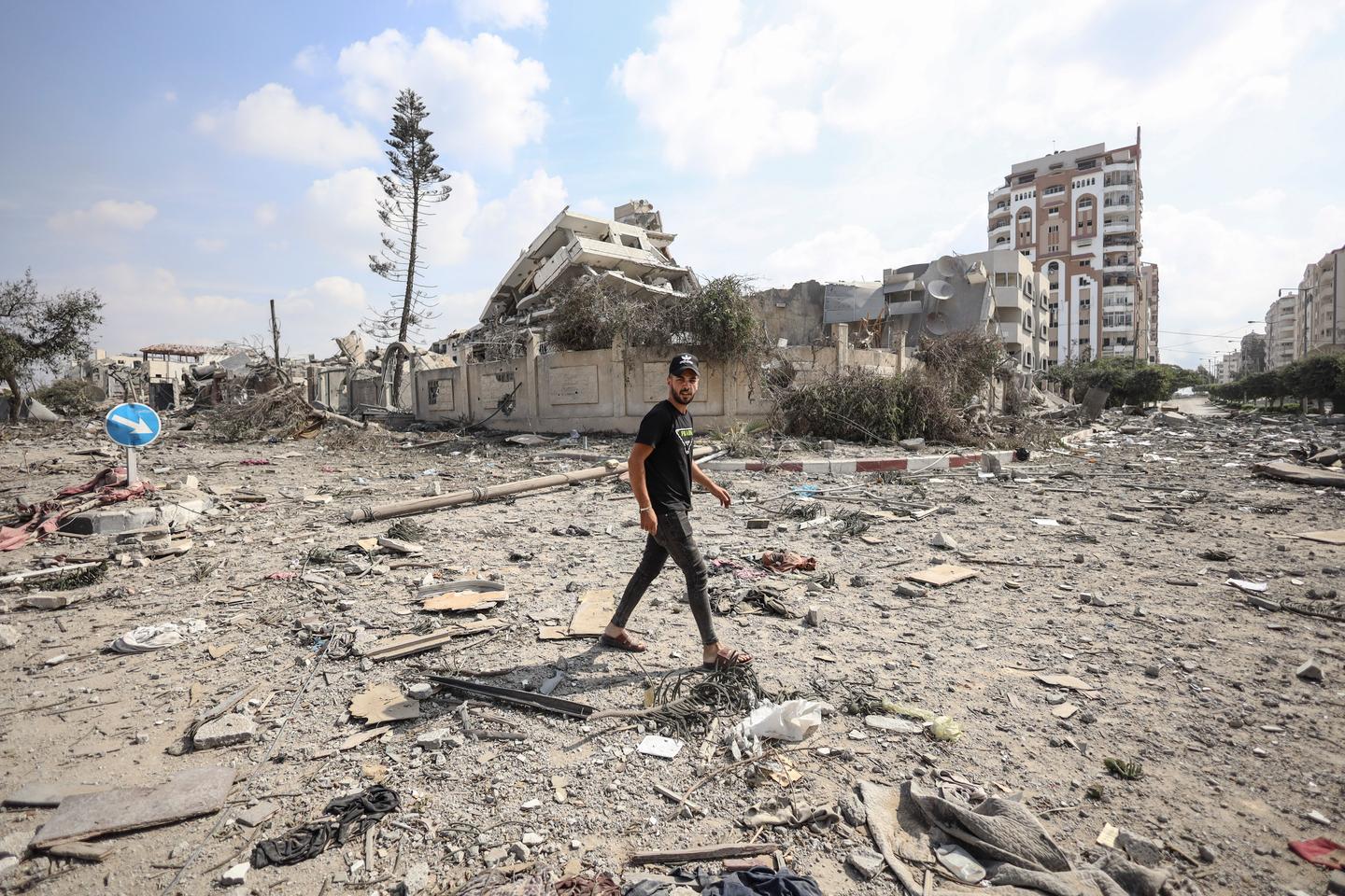 A photographer's Whatsapp messages tell the story of daily life in Gaza
