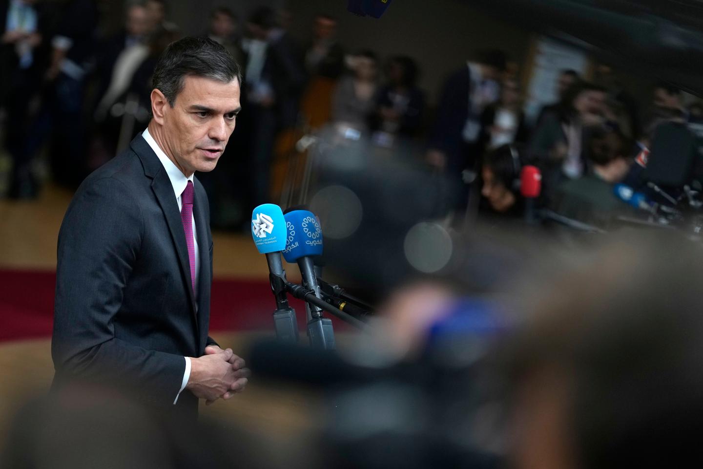 Spanish prime minister offers Catalan separatists amnesty to form majority