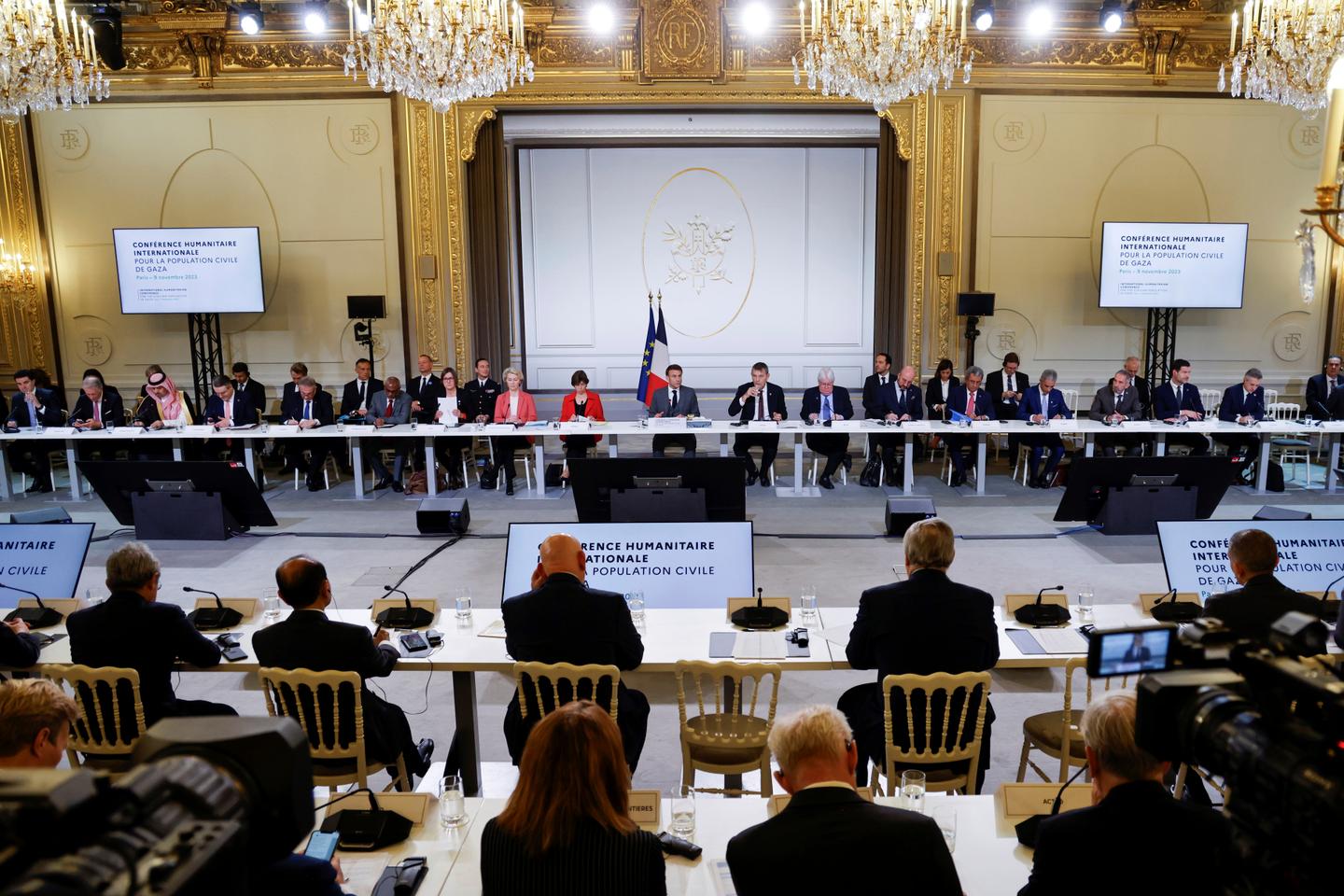 Israel-Hamas war: Macron calls for Gaza 'humanitarian pause' and 'preparation of a ceasefire'