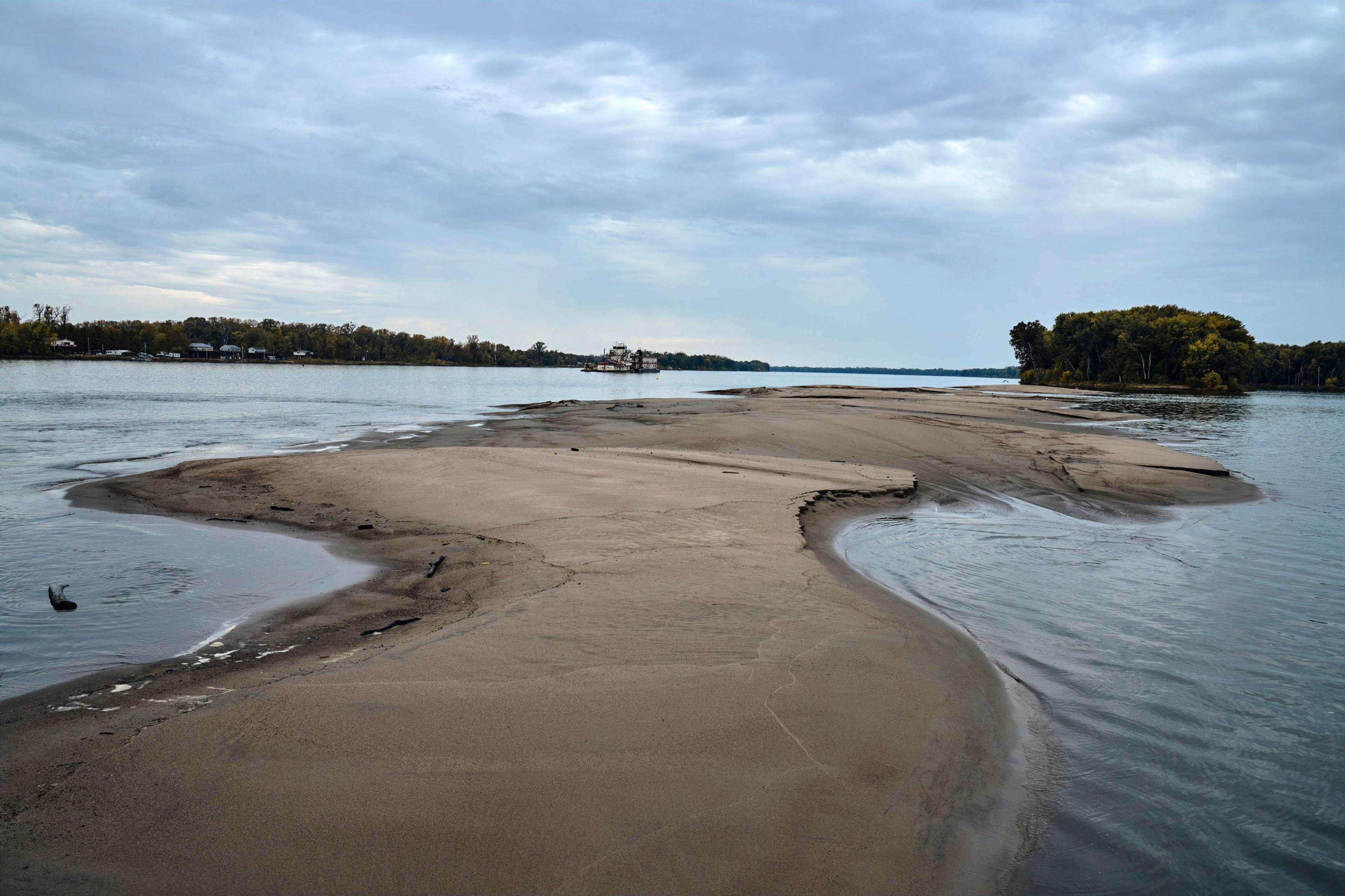 Un banc de sable construit à partir de la drague Goetz, près de Grafton (Illinois), le 26 octobre 2023.