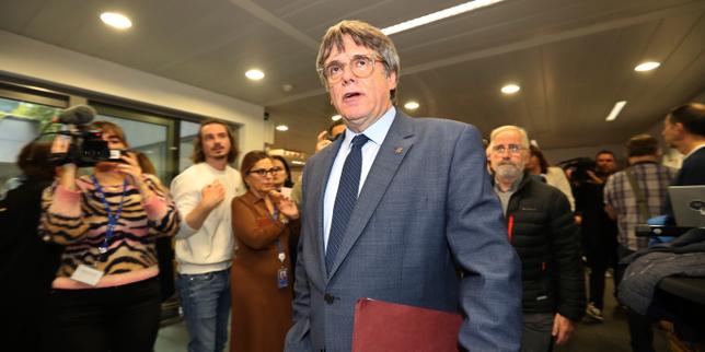 L’Espagne lève le mandat d’arrêt visant le leader indépendantiste catalan Carles Puigdemont