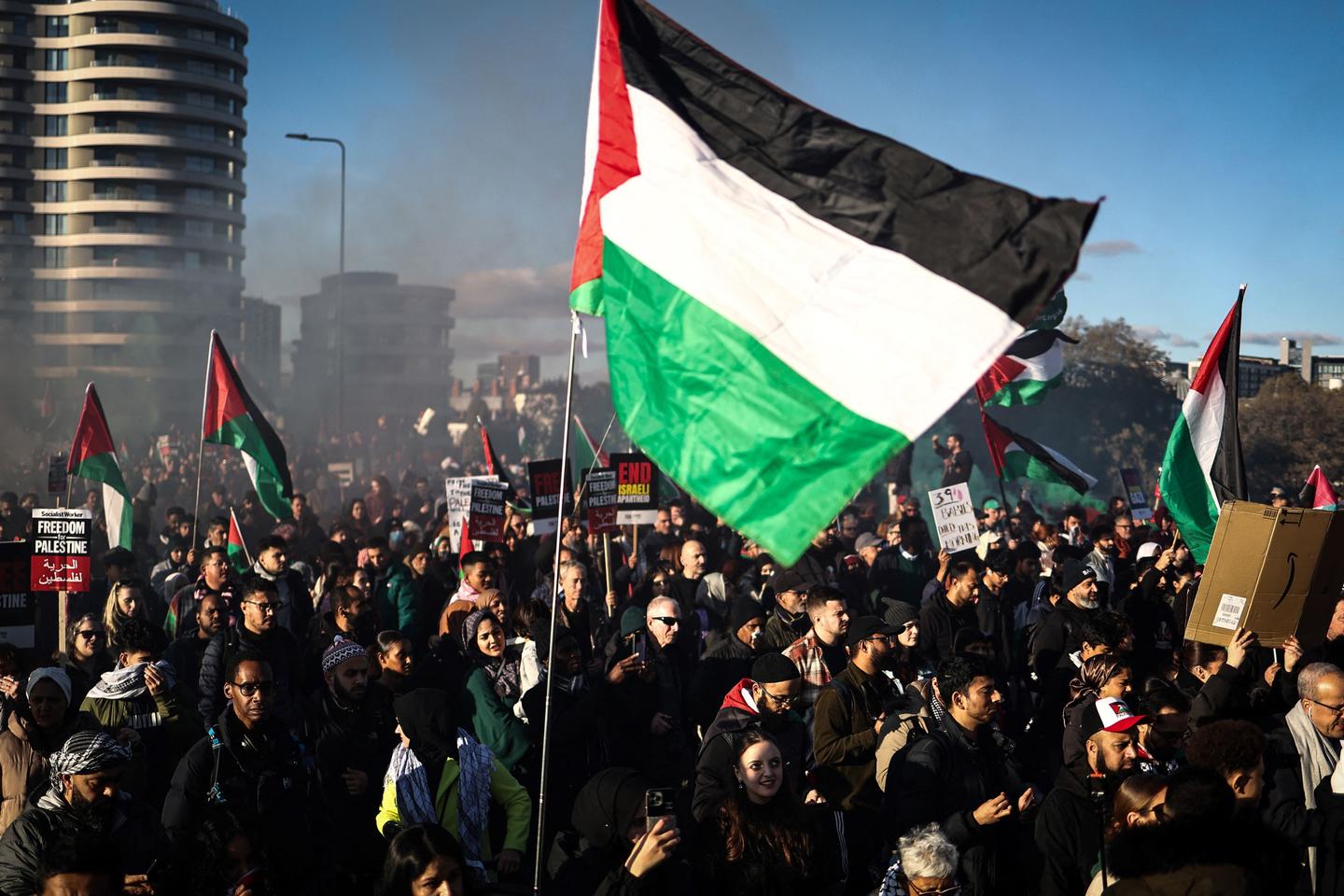 London police clash with counter-protesters as tensions rise over pro-Palestinian march