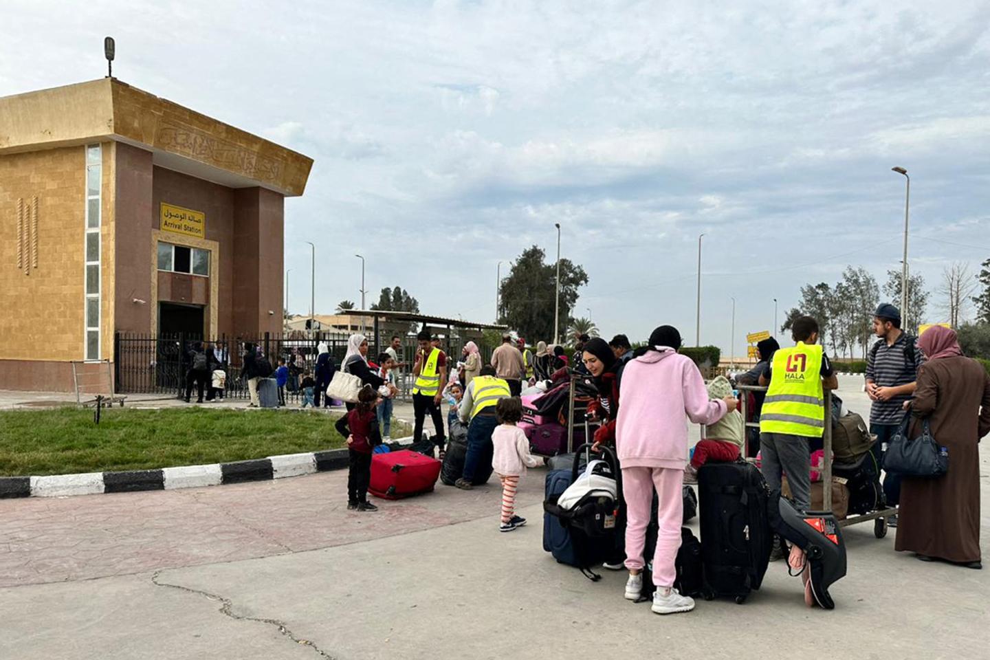 Hundreds of dual nationals leave war-torn Gaza as evacuations through Egypt resume