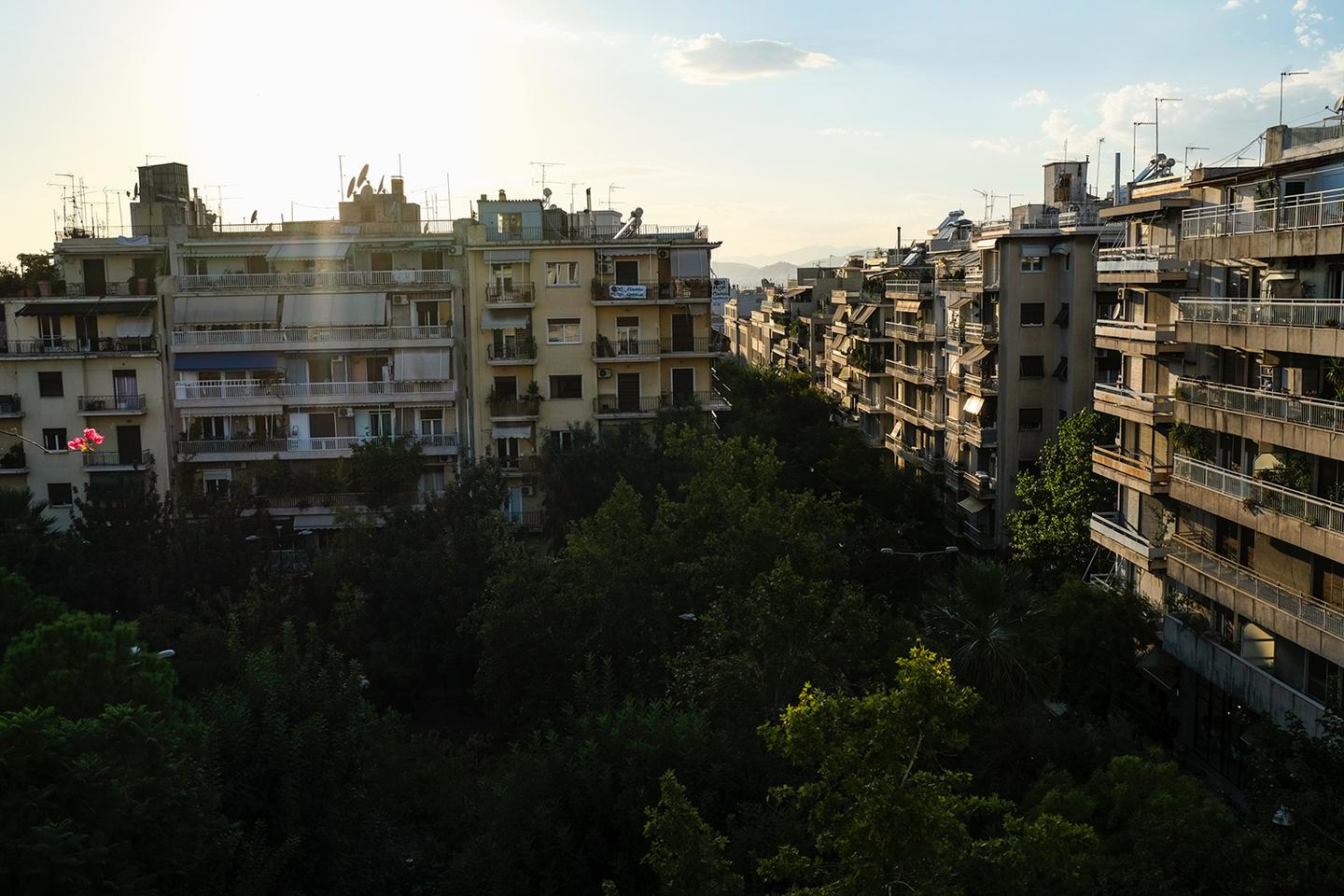 Pour faire passer son métro, la mairie d’Athènes coupe les arbres sous le pied d’un quartier rebelle