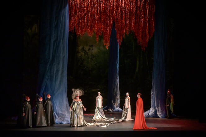 La Reine de la nuit (Aleksandra Olczyk, au centre) dans « La Flûte enchantée », au Théâtre des Champs-Elysées, à Paris, le 10 novembre 2023.