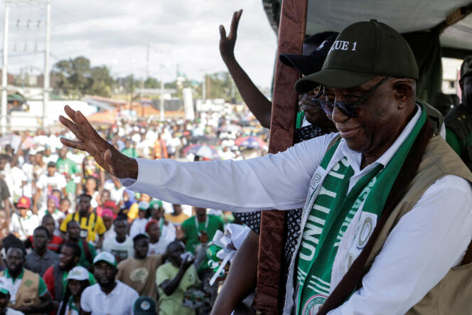 Joseph Boakai durante una manifestazione elettorale per le elezioni presidenziali a Monrovia (Liberia) il 7 ottobre 2023.