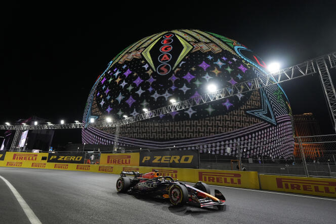 Holenderski kierowca Max Verstappen podczas Grand Prix w Las Vegas (USA), 18 listopada 2023 r.