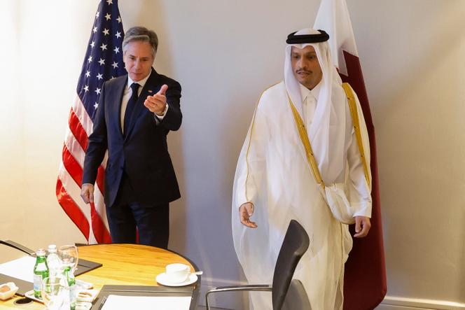 El secretario de Estado de Estados Unidos, Antony Blinken, con el primer ministro de Qatar, Mohammed Ben Abderrahmane Al-Thani, en Ammán el 4 de noviembre. 