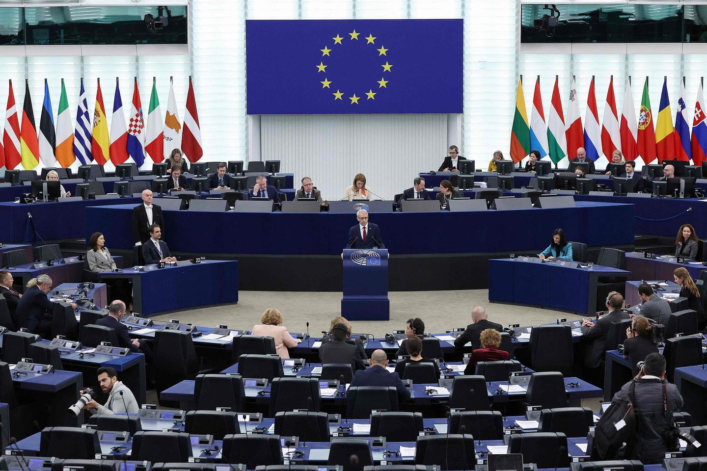 EU parliament scraps proposal to halve pesticide use