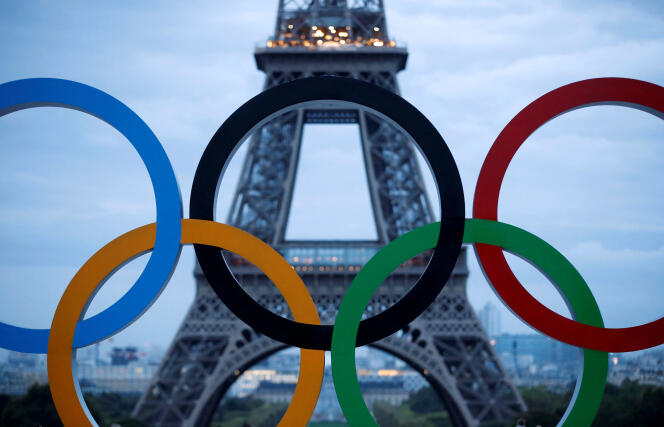 Les anneaux olympiques à Paris.