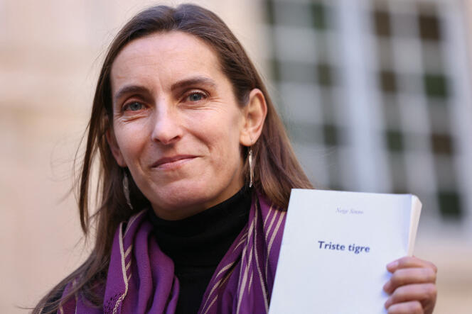 La autora Neige Sinno, tras ganar el Premio Femina el 6 de noviembre en París. 