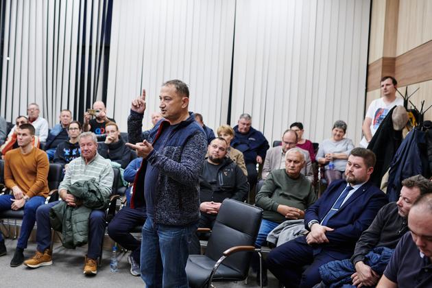 Local resident Viktor Fülöp shares his thoughts on "guest" workers in Berettyóújfalu on November 15, 2023.
