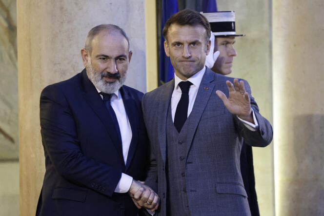 Emmanuel Macron y el primer ministro armenio, Nikol Pashinian, en el Elíseo, en París, el 9 de noviembre de 2023.
