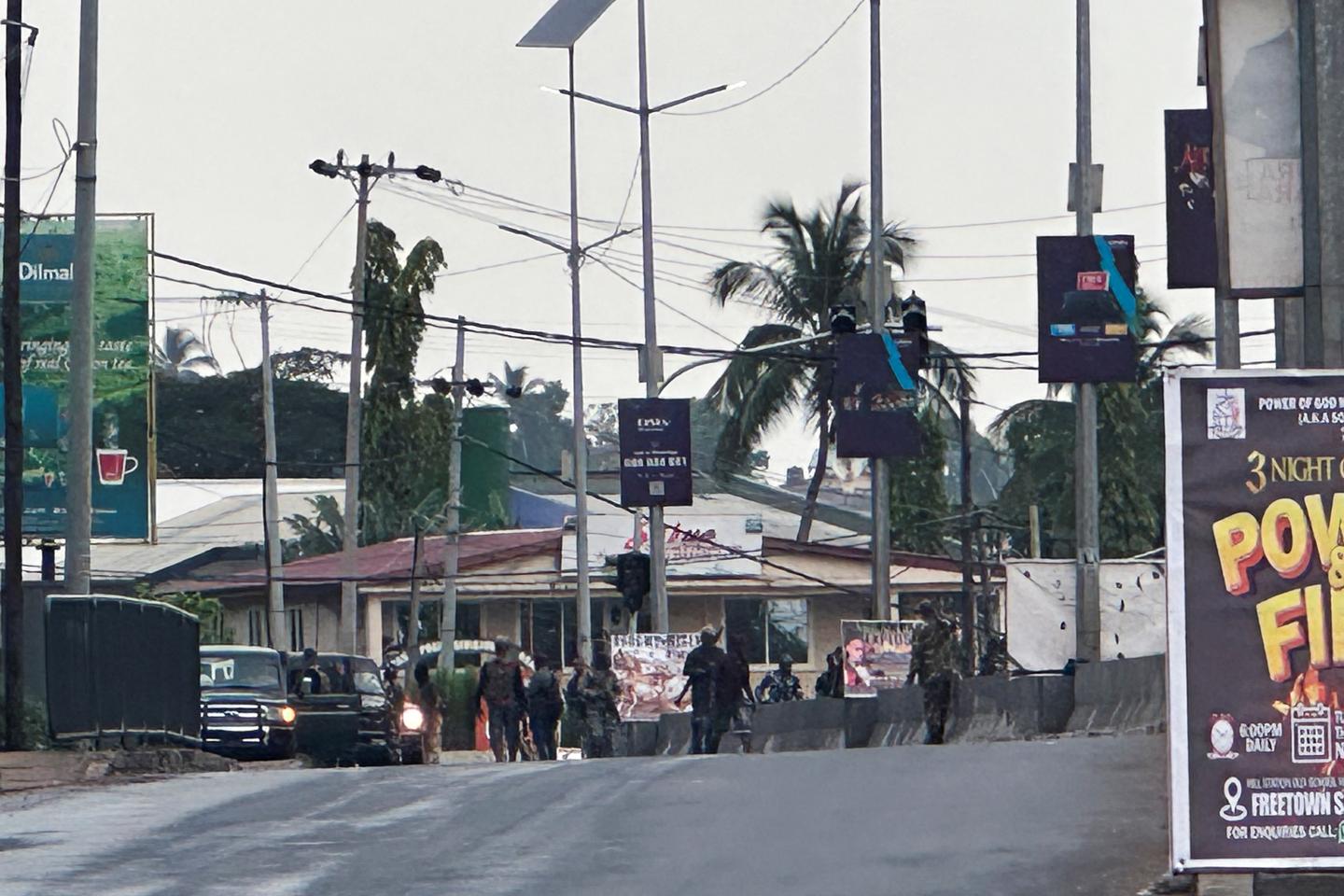 Sierra Leone under curfew after main military barracks attacked