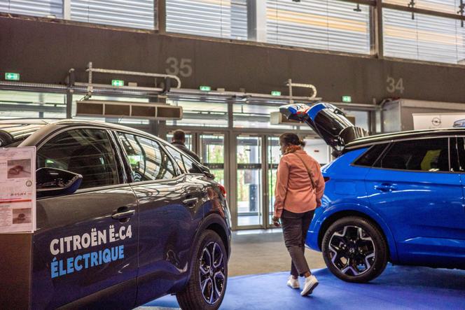Une Citroën Ë-C4, en mai 2022, lors de la Foire de Paris.
