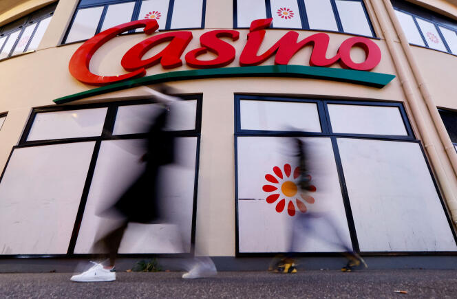 Frente a un supermercado Casino en Niza, el 31 de enero de 2022.