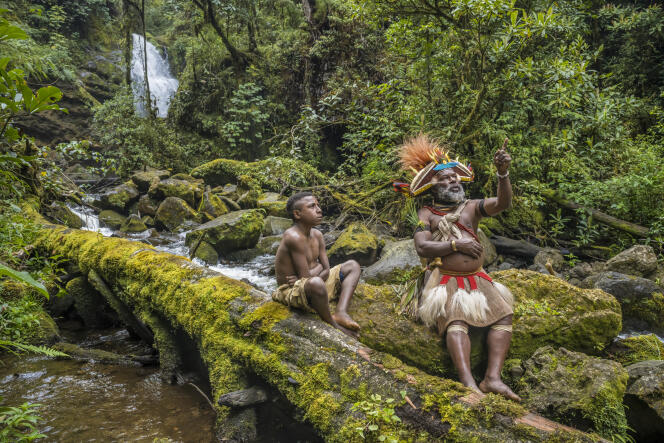 Chief Mundiya Kepanga, guardian of the forest of Papua New Guinea in the documentary “Guardians of the forest: Papua New Guinea, time for solutions” (2023), by Marc Dozier.