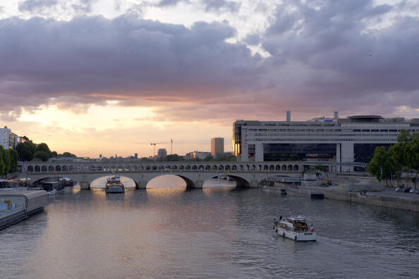 Paris, la Seine, Pont de Bercy, Ministère des Finances