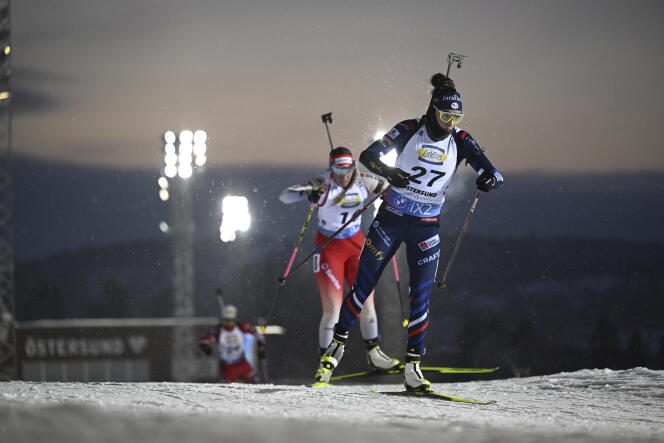 Lou Jeanmonnot during the sprint event in Östersund (Sweden), for the Biathlon World Cup, December 1, 2023.