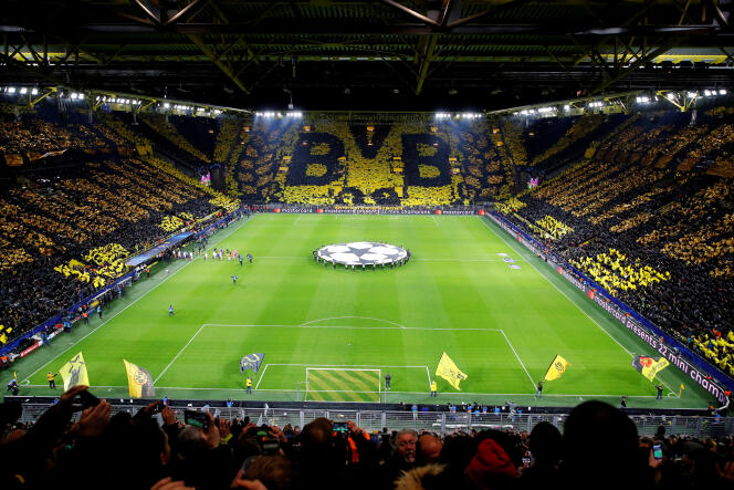 Vista del Signal Iduna Park y su “muro amarillo” antes del partido de ida de octavos de final de la Liga de Campeones 2020, entre el Borussia Dortmund y el Paris Saint-Germain, en Dortmund, el 18 de febrero de 2020. 