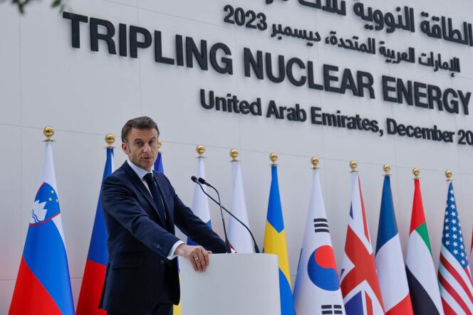 Le président de la République, Emmanuel Macron, s'exprime lors de la session sur le triplement de l'énergie nucléaire d'ici à 2050 au sommet des Nations unies sur le climat, à Dubaï, le 2 décembre 2023.