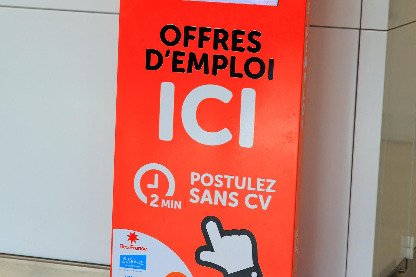« Derrière les victoires sur le front de l’emploi en France, l’échec de la lutte contre la pauvreté »