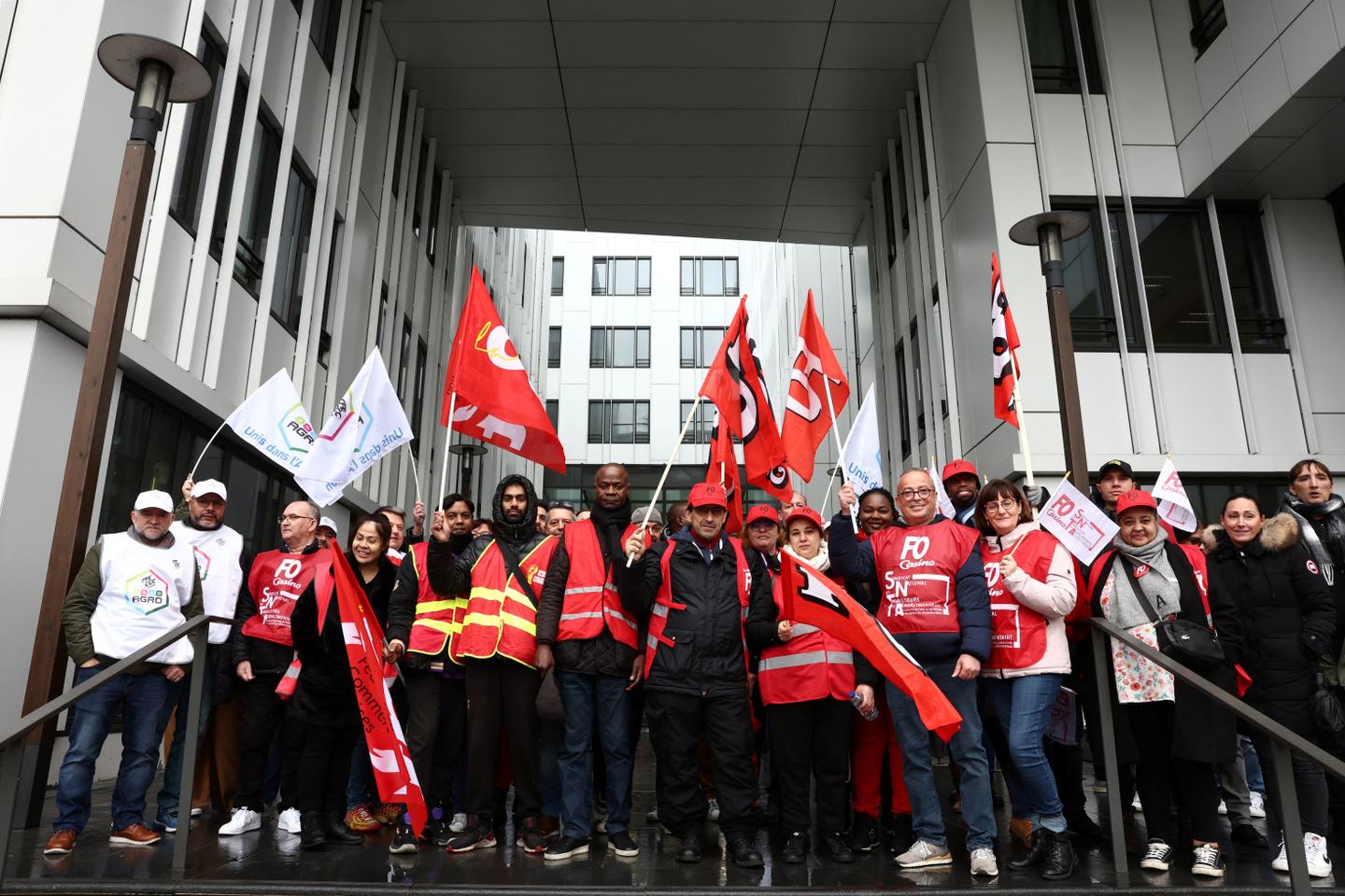 Major French union CGT claims 1,000 members targeted over protests