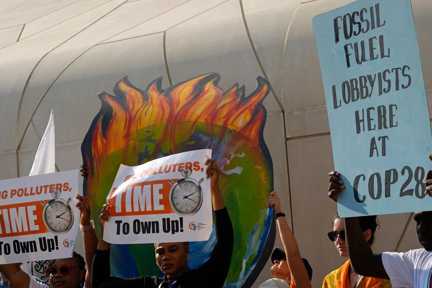 Record number of fossil fuel lobbyists at COP28 talks, report NGOs